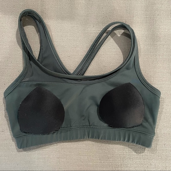 OISELLE Asymmetrical Sports Bra Like New w/ pads! - Picture 3 of 5
